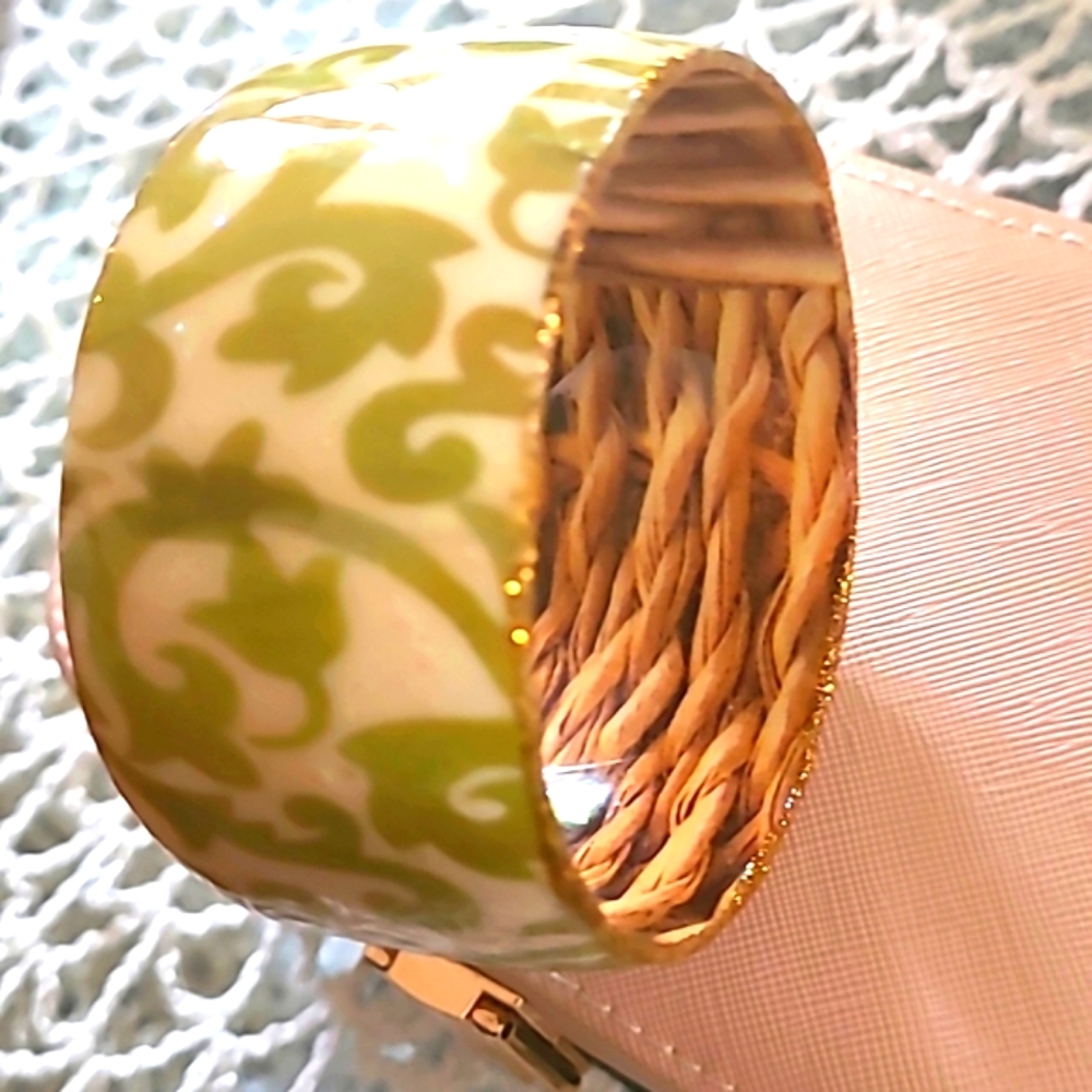 Gold leaf enamel bangle/available Yes